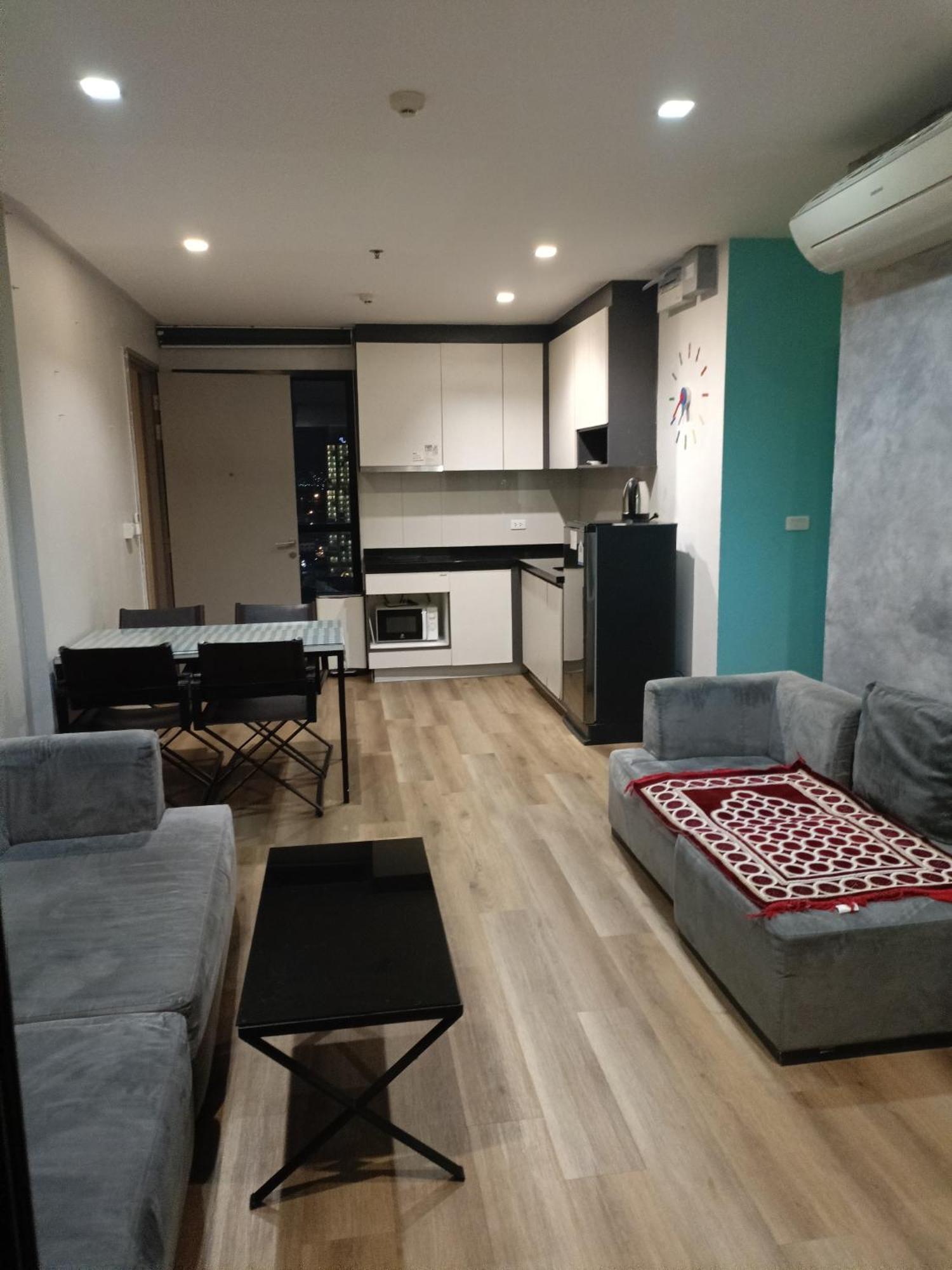 The Base Pattaya By Feng Apartment Exterior photo