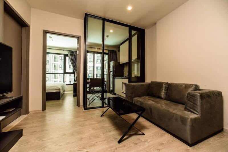 The Base Pattaya By Feng Apartment Exterior photo