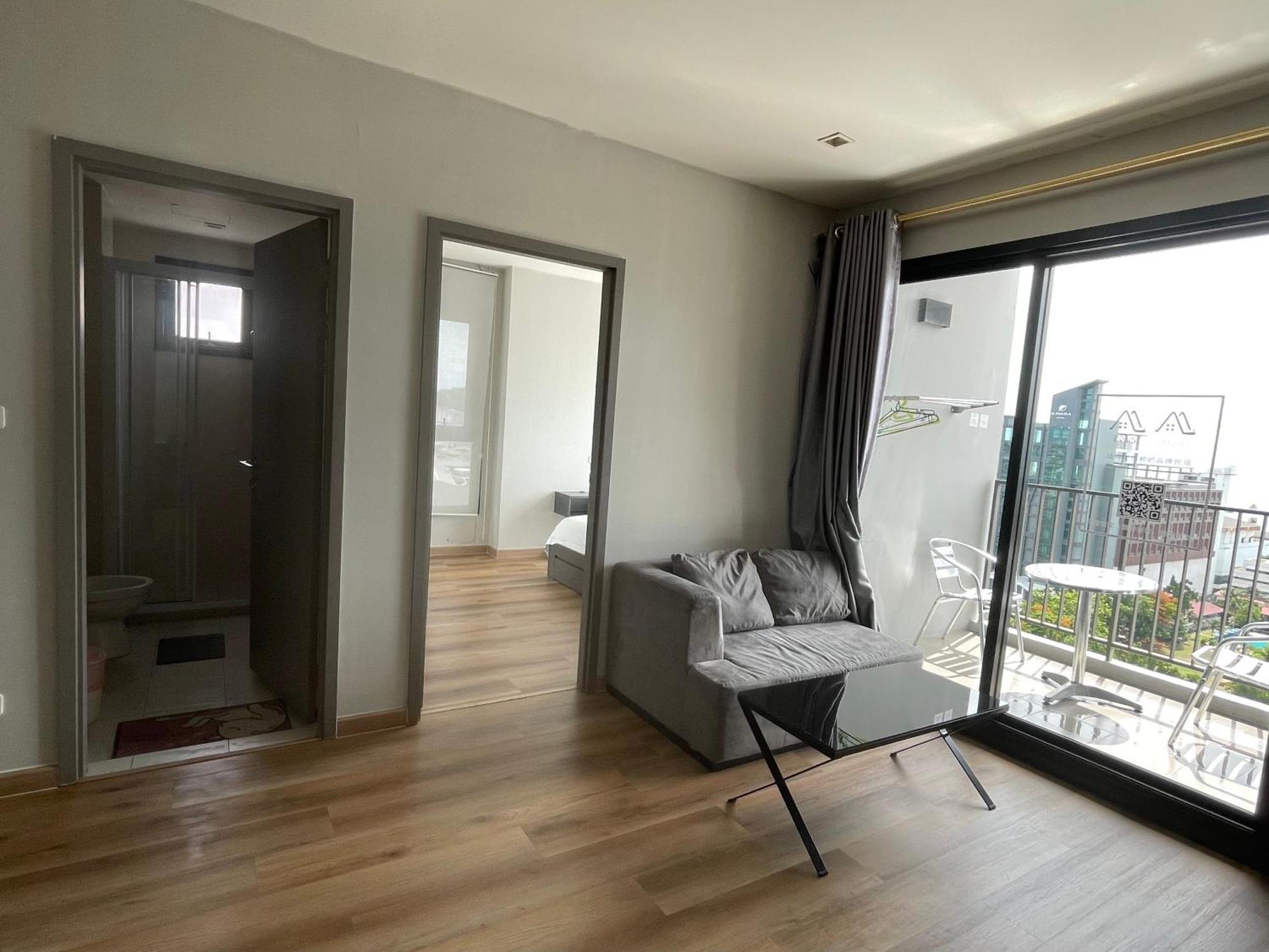 The Base Pattaya By Feng Apartment Exterior photo