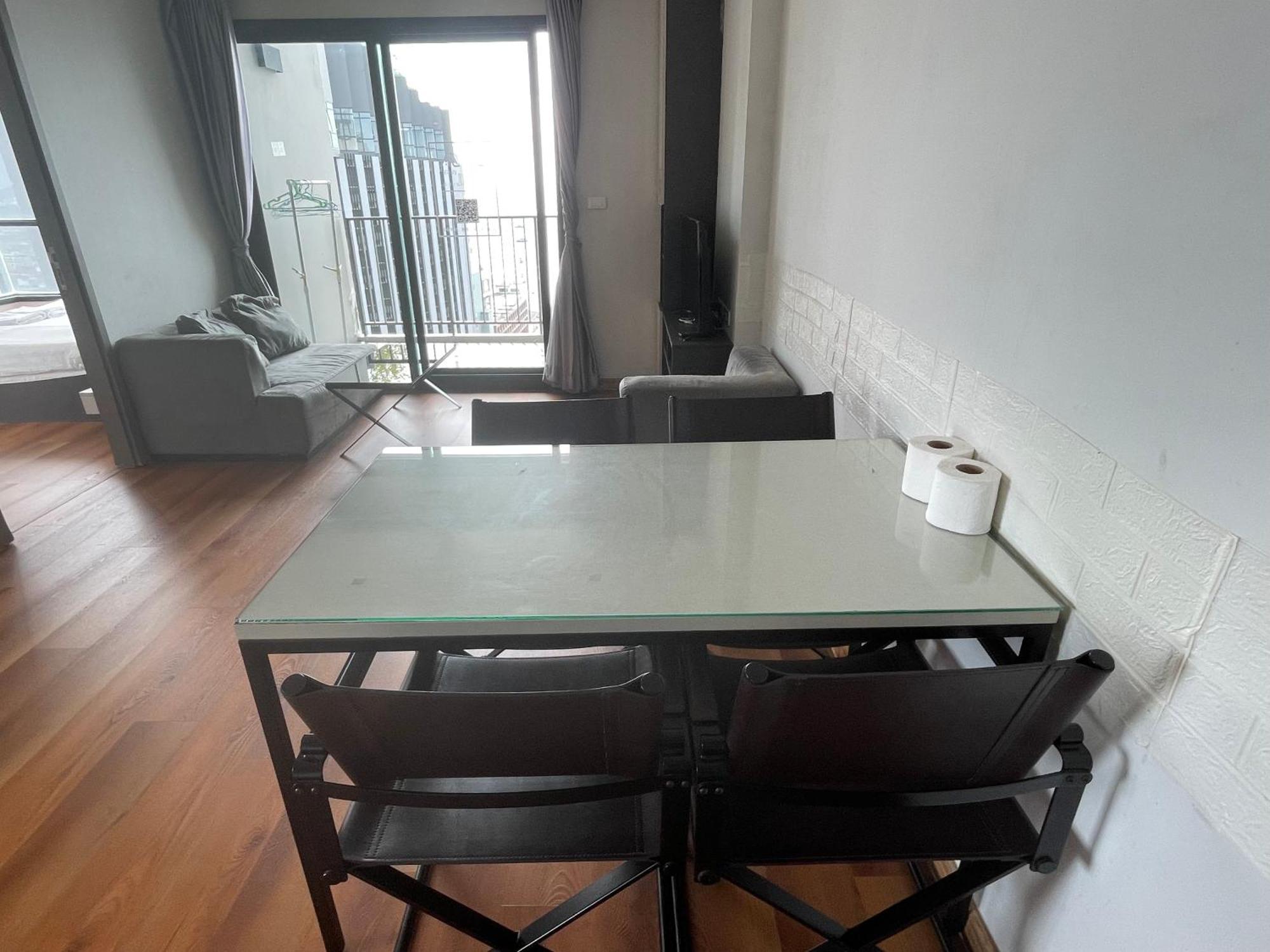 The Base Pattaya By Feng Apartment Exterior photo