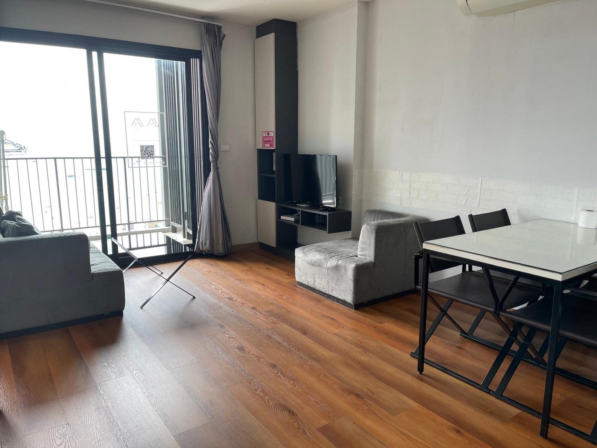 The Base Pattaya By Feng Apartment Exterior photo
