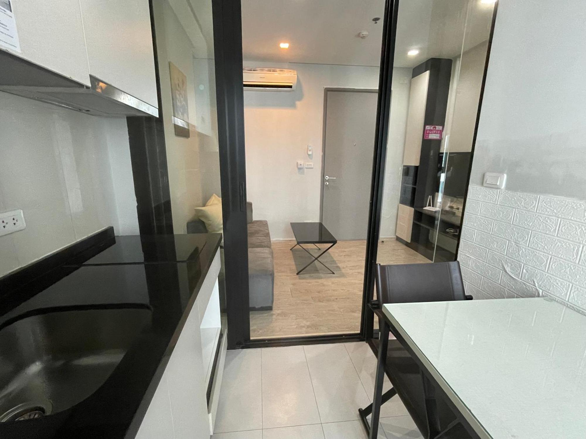 The Base Pattaya By Feng Apartment Exterior photo