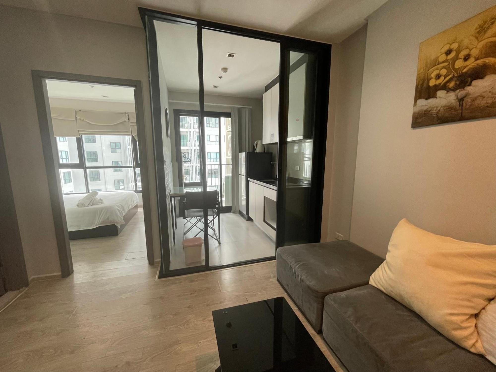 The Base Pattaya By Feng Apartment Exterior photo